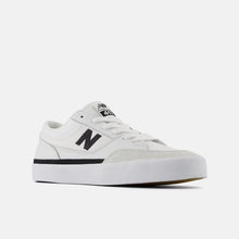 Cargar imagen en el visor de la galería, New Balance Numeric - Franky Villani 417 Low (White/Black)