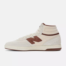 Cargar imagen en el visor de la galería, New Balance Numeric - 440 High V2 (Sea Salt/Rich Oak)