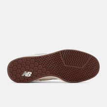 Cargar imagen en el visor de la galería, New Balance Numeric - 440 High V2 (Sea Salt/Rich Oak)