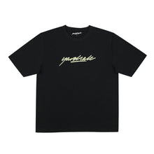 Cargar imagen en el visor de la galería, Yardsale Skateboards - Script T-Shirt (Black) | stebra skateshop camiseta Skate stebra skateshop Lloret de Mar 