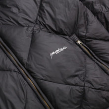 Cargar imagen en el visor de la galería, Yardsale - Diamond Down Puffer Jacket (Black)